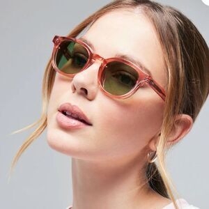 NEW Wildfox Sunglasses: Smart Fox (Rosewater Pink) in Box and Case